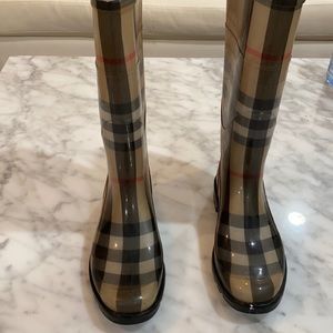 Burberry Rain boots classic